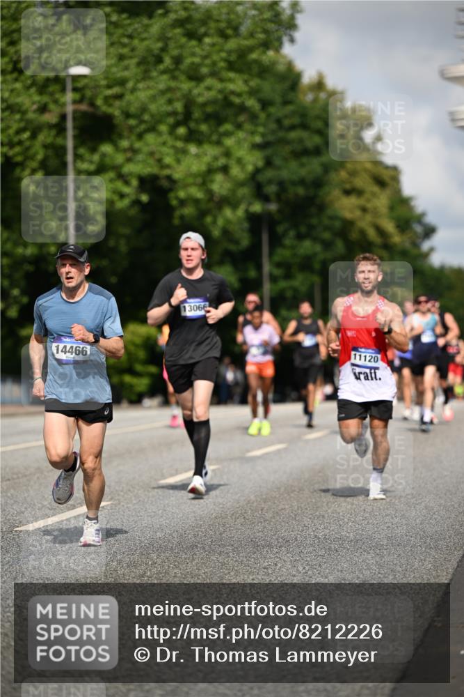 29.06.2025 - hella hamburg halbmarathon Dr. Thomas Lammeyer http://msf.ph/oto/8212226 29.06.2025 09:48:59 Kennedybrücke 57, 1686, 1707, 1894, 2689, 4129, 4679, 4698, 4749, 5187, 5550, 6358, 6878, 7186, 7481, 7880, 7965, 8190, 9634, 10017, 10484, 10876, 11120 meine-sportfotos.de