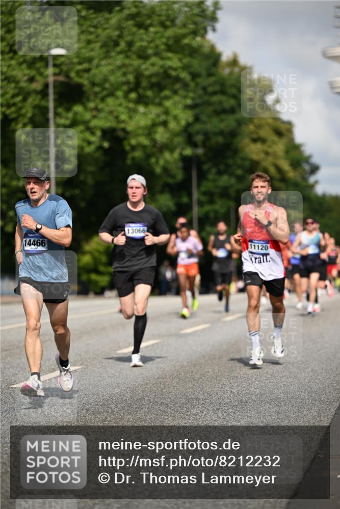 29.06.2025 - hella hamburg halbmarathon Dr. Thomas Lammeyer http://msf.ph/oto/8212232 29.06.2025 09:49:00 Kennedybrücke 57, 1686, 1707, 1894, 2689, 4129, 4679, 4698, 4749, 5187, 5550, 6358, 6878, 7186, 7481, 7880, 7965, 8062, 8190, 10017, 10484, 10876, 11120 meine-sportfotos.de