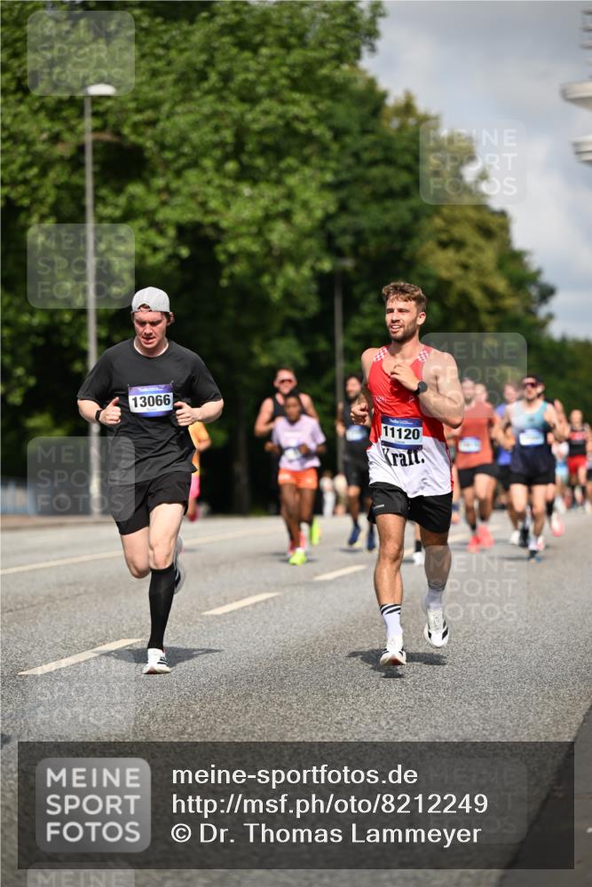 29.06.2025 - hella hamburg halbmarathon Dr. Thomas Lammeyer http://msf.ph/oto/8212249 29.06.2025 09:49:00 Kennedybrücke 57, 1686, 1707, 1894, 2689, 4129, 4679, 4698, 4749, 5187, 5550, 6358, 6878, 7186, 7481, 7880, 7965, 8062, 8190, 10017, 10484, 10876, 11120 meine-sportfotos.de