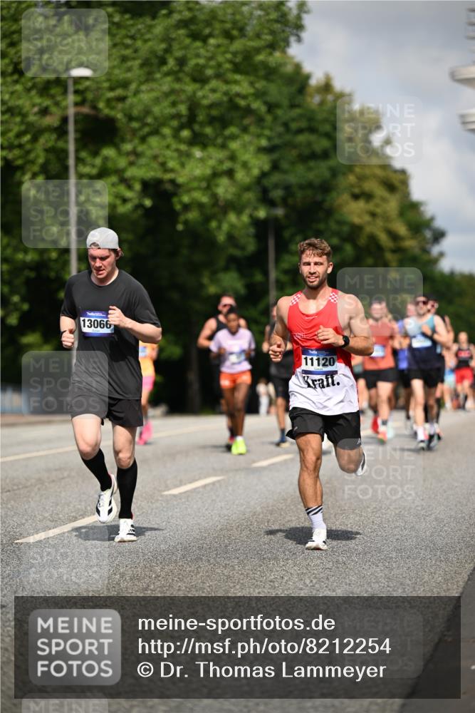 29.06.2025 - hella hamburg halbmarathon Dr. Thomas Lammeyer http://msf.ph/oto/8212254 29.06.2025 09:49:01 Kennedybrücke 57, 1686, 1707, 1894, 2689, 4129, 4463, 4679, 4698, 4749, 5187, 5550, 6358, 6878, 7186, 7481, 7880, 7965, 8062, 8190, 10017, 10484, 10876, 11120 meine-sportfotos.de