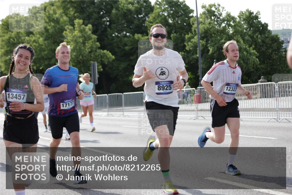 29.06.2025 - hella hamburg halbmarathon Jannik Wohlers http://msf.ph/oto/8212265 29.06.2025 09:49:32 Lombardsbrücke 1343, 1615, 1800, 1975, 2324, 2415, 2573, 2949, 3431, 3530, 4303, 4318, 4528, 5248, 6123, 6682, 7495, 7796, 8629, 8925, 9264, 9265, 9294, 9296, 9979, 10680, 11765, 12327, 12839, 13141, 13457, 13800, 14077, 14204, 14374, 14560, 14688, 15013, 15255, 15351, 16399, 17125, 17177, 17214, 17215, 17360, 17971, 18149, 18173, 18285, 18412, 18464, 18529, 18734, 18761, 18979, 19090 meine-sportfotos.de