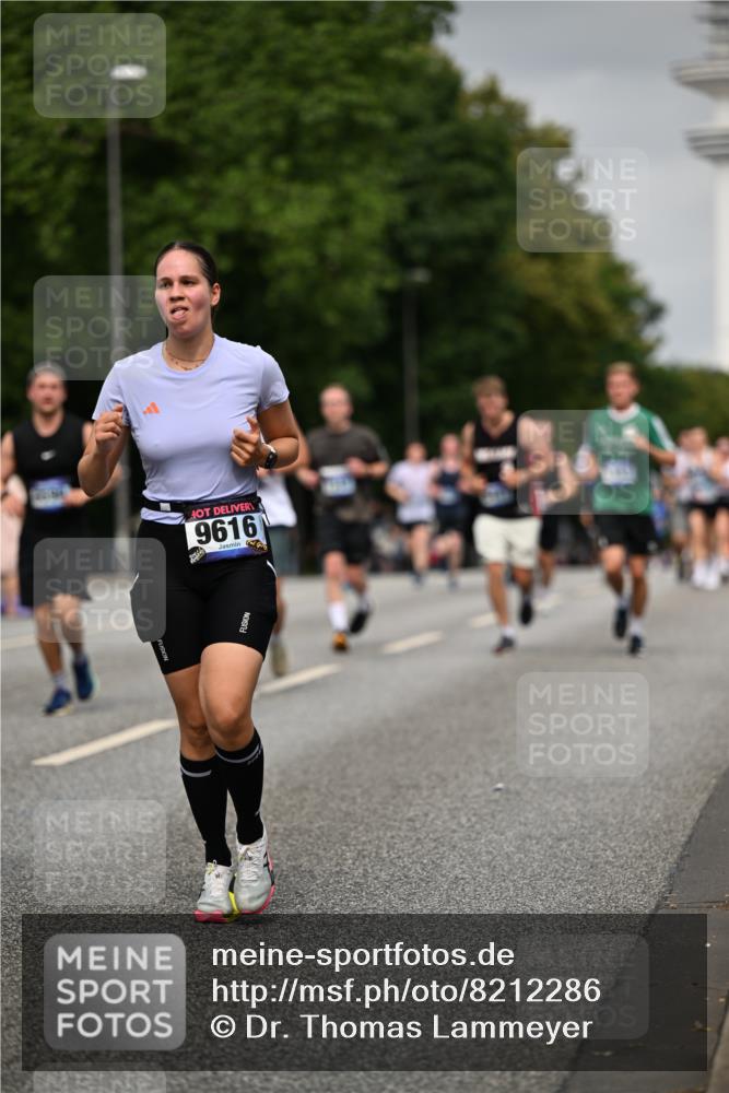 29.06.2025 - hella hamburg halbmarathon Dr. Thomas Lammeyer http://msf.ph/oto/8212286 29.06.2025 10:12:40 Kennedybrücke 1147, 1188, 1527, 2190, 2309, 2978, 5100, 5885, 6590, 6674, 6918, 7348, 7453, 9457, 9616, 9718, 9823, 9966, 10857 meine-sportfotos.de