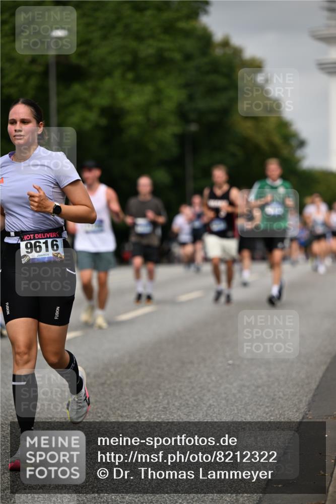 29.06.2025 - hella hamburg halbmarathon Dr. Thomas Lammeyer http://msf.ph/oto/8212322 29.06.2025 10:12:40 Kennedybrücke 1147, 1188, 1527, 2190, 2309, 2978, 5100, 5885, 6590, 6674, 6918, 7348, 7453, 9457, 9616, 9718, 9823, 9966, 10857 meine-sportfotos.de