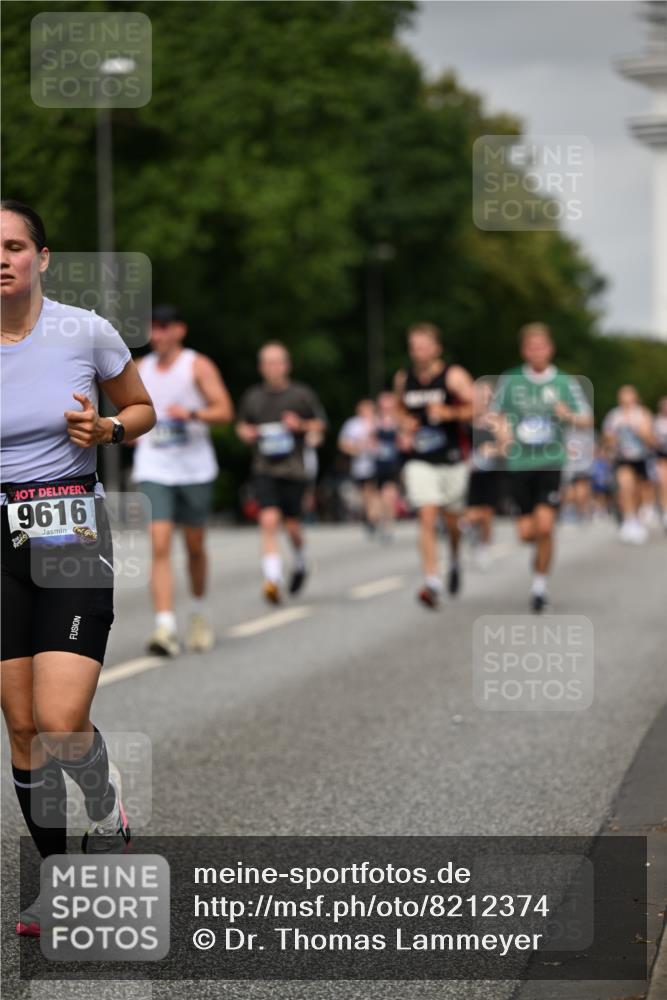 29.06.2025 - hella hamburg halbmarathon Dr. Thomas Lammeyer http://msf.ph/oto/8212374 29.06.2025 10:12:40 Kennedybrücke 1147, 1188, 1527, 2190, 2309, 2978, 5100, 5885, 6590, 6674, 6918, 7348, 7453, 9457, 9616, 9718, 9823, 9966, 10857 meine-sportfotos.de