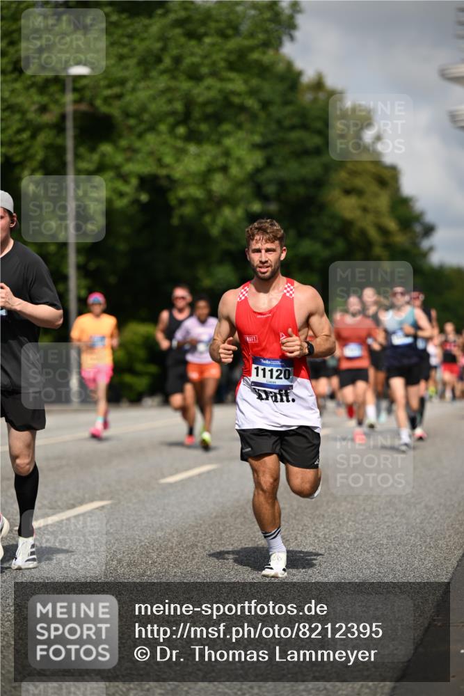 29.06.2025 - hella hamburg halbmarathon Dr. Thomas Lammeyer http://msf.ph/oto/8212395 29.06.2025 09:49:01 Kennedybrücke 57, 1686, 1707, 1894, 2689, 4129, 4463, 4679, 4698, 4749, 5187, 5550, 6358, 6878, 7186, 7481, 7880, 7965, 8062, 8190, 10017, 10484, 10876, 11120 meine-sportfotos.de