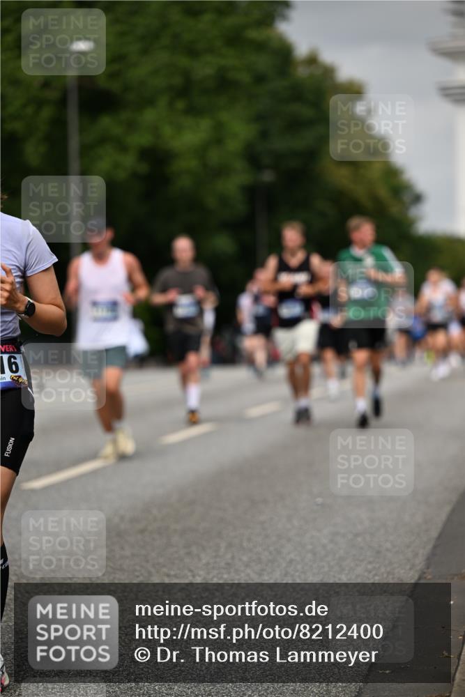 29.06.2025 - hella hamburg halbmarathon Dr. Thomas Lammeyer http://msf.ph/oto/8212400 29.06.2025 10:12:41 Kennedybrücke 1147, 1188, 1527, 2190, 2309, 2978, 5100, 5885, 6590, 6674, 6918, 7198, 7348, 7453, 9457, 9616, 9718, 9823, 9966, 10857 meine-sportfotos.de
