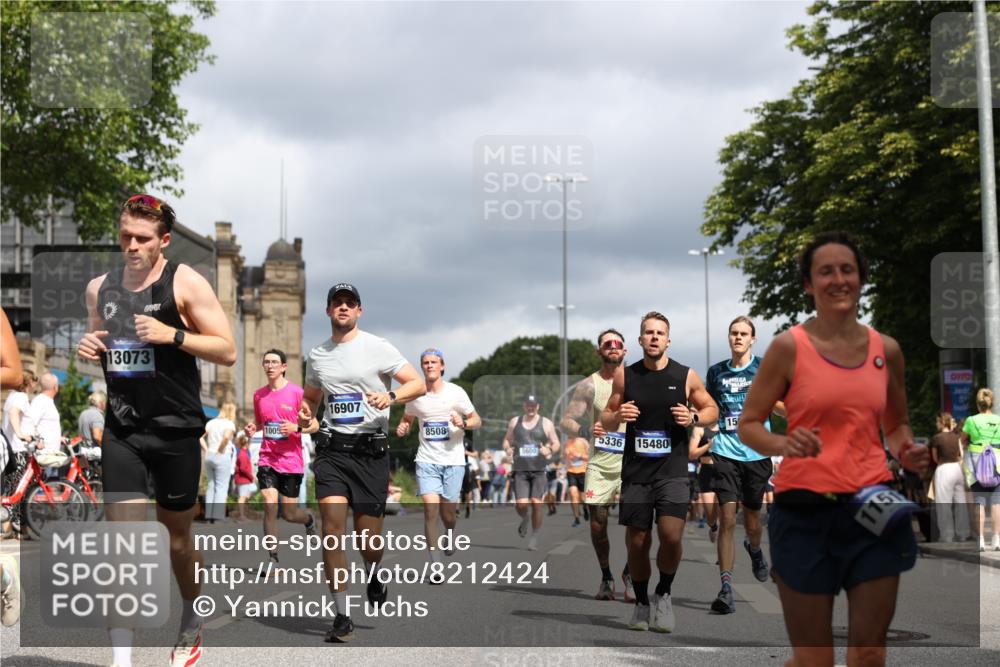 29.06.2025 - hella hamburg halbmarathon Yannick Fuchs http://msf.ph/oto/8212424 29.06.2025 10:45:23 20KM 1335, 1366, 2411, 2540, 2636, 2823, 2946, 4297, 4404, 4839, 4967, 5087, 5336, 5600, 5820, 7224, 7369, 7943, 8261, 8508, 8930, 8989, 9214, 9476, 9739, 9793, 9959, 10057, 10215, 10508, 10603, 10667, 10691, 10868, 11124, 11512, 11625, 11733, 12450, 12778, 13073, 13403, 13707, 13799, 14012, 14248, 14458, 15426, 15480, 15496, 15871, 15899, 16666, 16907, 17530, 17823, 18820, 19007, 19020, 19053 meine-sportfotos.de