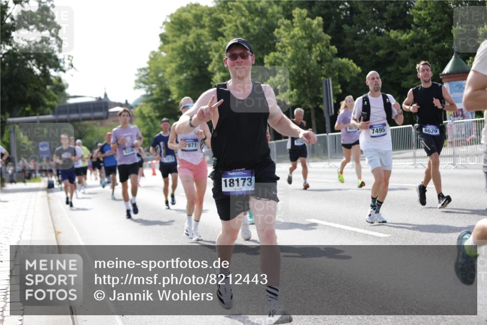 29.06.2025 - hella hamburg halbmarathon Jannik Wohlers http://msf.ph/oto/8212443 29.06.2025 09:49:34 Lombardsbrücke 1615, 1800, 1975, 2324, 2415, 2573, 2949, 3431, 3530, 4318, 4528, 5248, 6123, 6682, 7495, 7796, 8629, 8925, 9264, 9265, 9294, 9979, 10680, 11765, 12327, 12839, 13141, 13457, 14077, 14204, 14374, 14560, 15013, 15255, 15351, 16399, 17125, 17177, 17214, 17215, 17971, 17973, 18149, 18173, 18412, 18464, 18529, 18734, 18761, 18979, 19090 meine-sportfotos.de