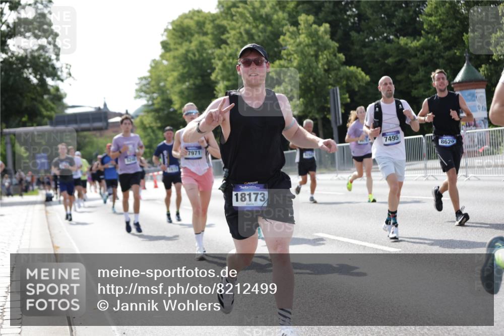 29.06.2025 - hella hamburg halbmarathon Jannik Wohlers http://msf.ph/oto/8212499 29.06.2025 09:49:34 Lombardsbrücke 1615, 1800, 1975, 2324, 2415, 2573, 2949, 3431, 3530, 4318, 4528, 5248, 6123, 6682, 7495, 7796, 8629, 8925, 9264, 9265, 9294, 9979, 10680, 11765, 12327, 12839, 13141, 13457, 14077, 14204, 14374, 14560, 15013, 15255, 15351, 16399, 17125, 17177, 17214, 17215, 17971, 17973, 18149, 18173, 18412, 18464, 18529, 18734, 18761, 18979, 19090 meine-sportfotos.de
