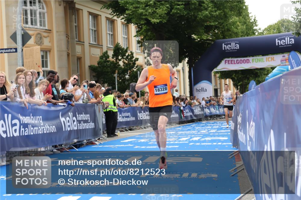 29.06.2025 - hella hamburg halbmarathon Strokosch-Dieckow http://msf.ph/oto/8212523 29.06.2025 10:23:00 Ziel 4128, 7862, 11624, 18328, 18930 meine-sportfotos.de