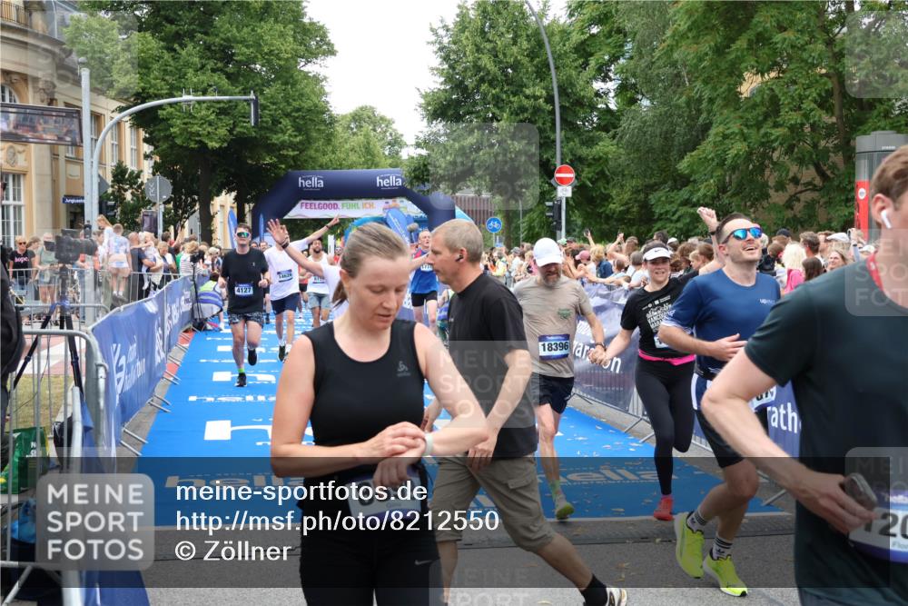 29.06.2025 - hella hamburg halbmarathon Zöllner http://msf.ph/oto/8212550 29.06.2025 10:50:33 Ziel 3414, 4127, 5447, 6282, 6795, 7397, 8153, 8576, 11214, 11455, 12624, 13812, 14626, 15803, 16806, 17179, 17247, 17319, 18394 meine-sportfotos.de