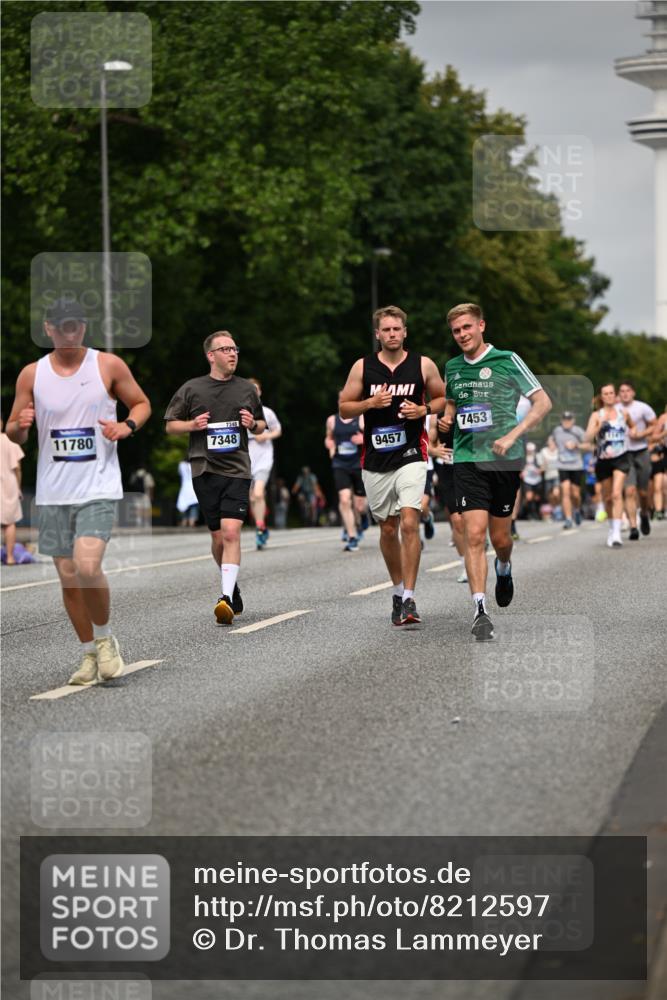 29.06.2025 - hella hamburg halbmarathon Dr. Thomas Lammeyer http://msf.ph/oto/8212597 29.06.2025 10:12:42 Kennedybrücke 1147, 1188, 1527, 2190, 2309, 2427, 2978, 5100, 5885, 6590, 6674, 6918, 7198, 7348, 7453, 9457, 9616, 9718, 9823, 9966, 10857 meine-sportfotos.de