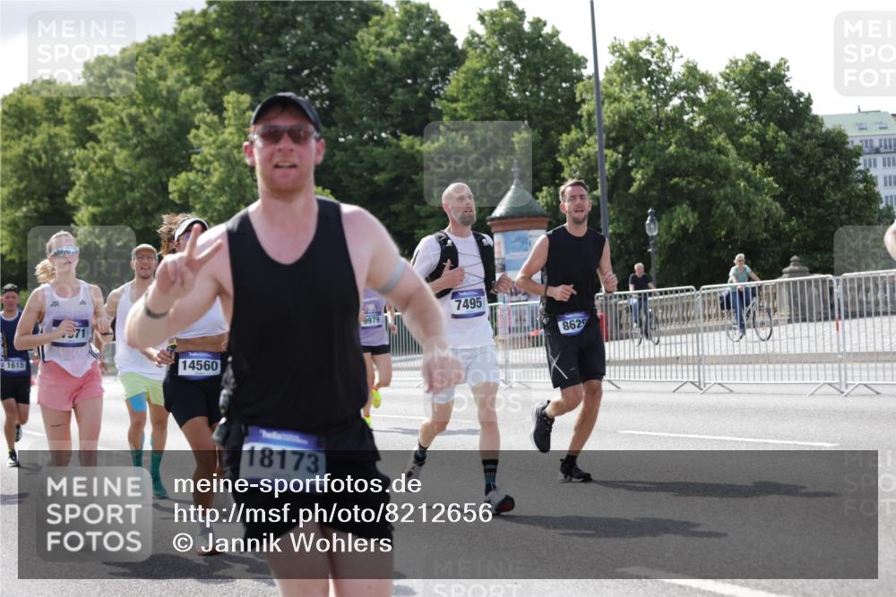 29.06.2025 - hella hamburg halbmarathon Jannik Wohlers http://msf.ph/oto/8212656 29.06.2025 09:49:35 Lombardsbrücke 1615, 1800, 1975, 2324, 2415, 2573, 2949, 3431, 3530, 4318, 4528, 5248, 6123, 6682, 7495, 7796, 8629, 8925, 9294, 9979, 10680, 10894, 11765, 12327, 12839, 13141, 13457, 14077, 14204, 14374, 14560, 14691, 15013, 15255, 15351, 16399, 17125, 17177, 17214, 17215, 17971, 17973, 18149, 18173, 18412, 18464, 18529, 18734, 18979, 19090 meine-sportfotos.de