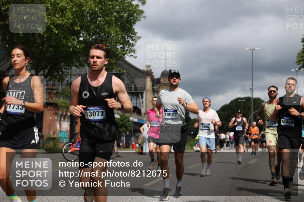 29.06.2025 - hella hamburg halbmarathon Yannick Fuchs http://msf.ph/oto/8212675 29.06.2025 10:45:23 20KM 1335, 1366, 2411, 2540, 2636, 2823, 2946, 4297, 4404, 4839, 4967, 5087, 5336, 5600, 5820, 7224, 7369, 7943, 8261, 8508, 8930, 8989, 9214, 9476, 9739, 9793, 9959, 10057, 10215, 10508, 10603, 10667, 10691, 10868, 11124, 11512, 11625, 11733, 12450, 12778, 13073, 13403, 13707, 13799, 14012, 14248, 14458, 15426, 15480, 15496, 15871, 15899, 16666, 16907, 17530, 17823, 18820, 19007, 19020, 19053 meine-sportfotos.de