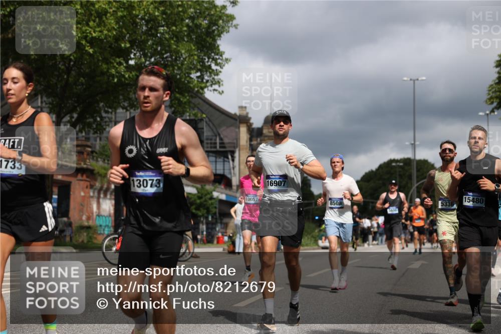 29.06.2025 - hella hamburg halbmarathon Yannick Fuchs http://msf.ph/oto/8212679 29.06.2025 10:45:23 20KM 1335, 1366, 2411, 2540, 2636, 2823, 2946, 4297, 4404, 4839, 4967, 5087, 5336, 5600, 5820, 7224, 7369, 7943, 8261, 8508, 8930, 8989, 9214, 9476, 9739, 9793, 9959, 10057, 10215, 10508, 10603, 10667, 10691, 10868, 11124, 11512, 11625, 11733, 12450, 12778, 13073, 13403, 13707, 13799, 14012, 14248, 14458, 15426, 15480, 15496, 15871, 15899, 16666, 16907, 17530, 17823, 18820, 19007, 19020, 19053 meine-sportfotos.de