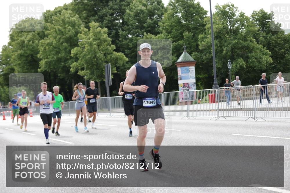 29.06.2025 - hella hamburg halbmarathon Jannik Wohlers http://msf.ph/oto/8212712 29.06.2025 10:26:39 Lombardsbrücke 1530, 1793, 1973, 2045, 2306, 4358, 5494, 5495, 5707, 6637, 7234, 7314, 8056, 8281, 9349, 10077, 10465, 11110, 13462, 14020, 14021, 15108, 16479, 17049, 17445, 18962, 18976, 18978 meine-sportfotos.de