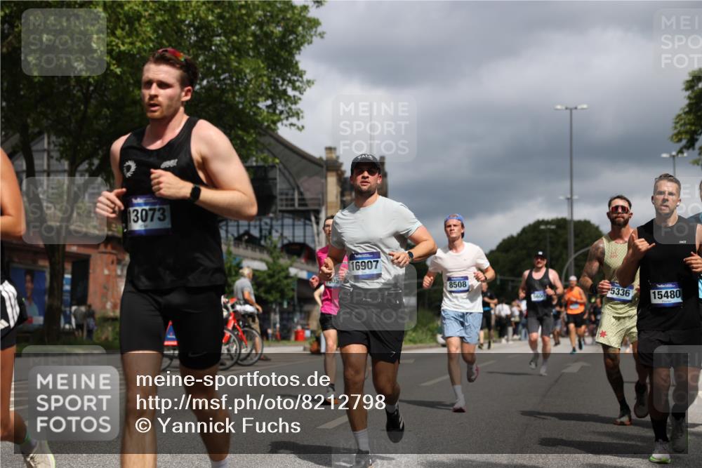 29.06.2025 - hella hamburg halbmarathon Yannick Fuchs http://msf.ph/oto/8212798 29.06.2025 10:45:23 20KM 1335, 1366, 2411, 2540, 2636, 2823, 2946, 4297, 4404, 4839, 4967, 5087, 5336, 5600, 5820, 7224, 7369, 7943, 8261, 8508, 8930, 8989, 9214, 9476, 9739, 9793, 9959, 10057, 10215, 10508, 10603, 10667, 10691, 10868, 11124, 11512, 11625, 11733, 12450, 12778, 13073, 13403, 13707, 13799, 14012, 14248, 14458, 15426, 15480, 15496, 15871, 15899, 16666, 16907, 17530, 17823, 18820, 19007, 19020, 19053 meine-sportfotos.de