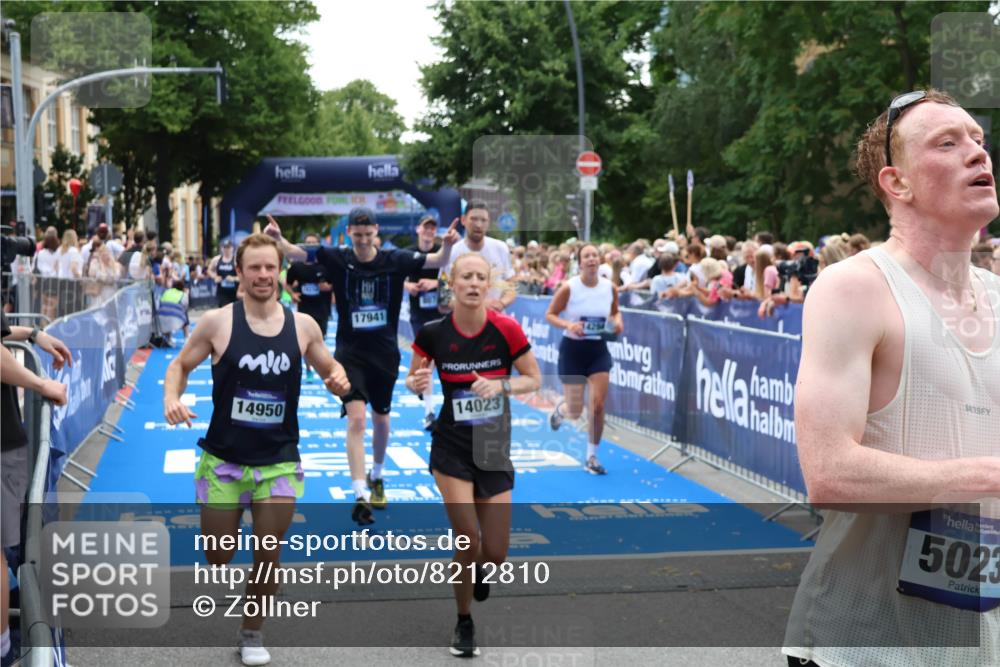29.06.2025 - hella hamburg halbmarathon Zöllner http://msf.ph/oto/8212810 29.06.2025 11:21:43 Ziel 2918, 6214, 7649, 8079, 9647, 10659, 12239, 14023, 14079, 14246, 14294, 14950, 17367, 18234, 18279 meine-sportfotos.de