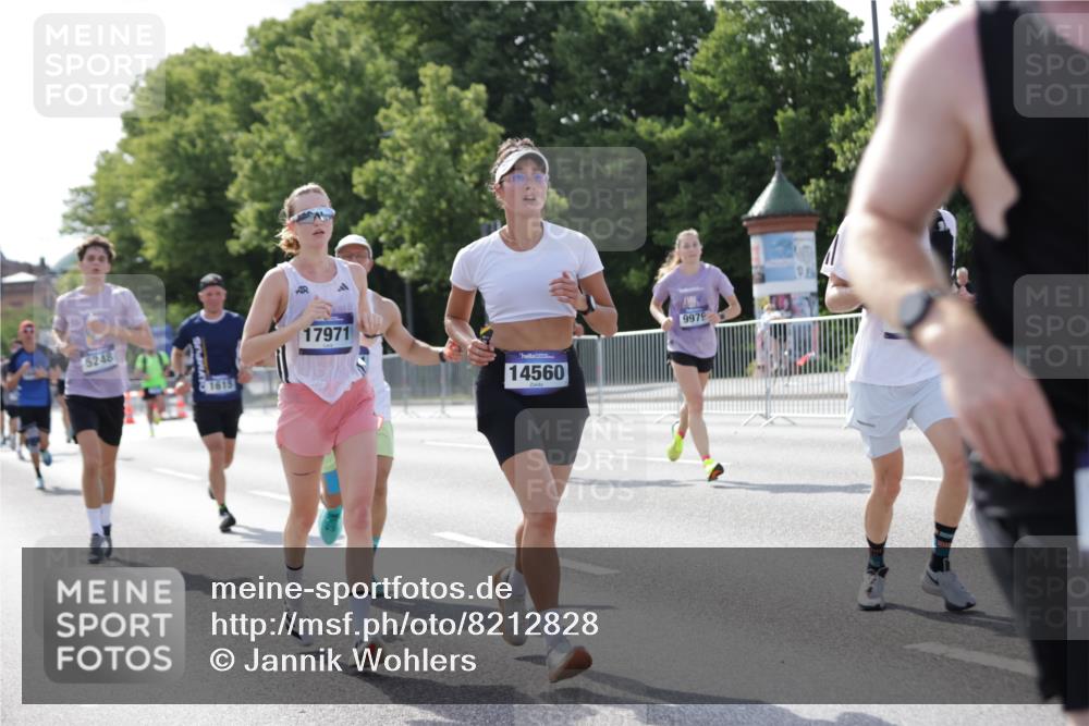 29.06.2025 - hella hamburg halbmarathon Jannik Wohlers http://msf.ph/oto/8212828 29.06.2025 09:49:35 Lombardsbrücke 1615, 1800, 1975, 2324, 2415, 2573, 2949, 3431, 3530, 4318, 4528, 5248, 6123, 6682, 7495, 7796, 8629, 8925, 9294, 9979, 10680, 10894, 11765, 12327, 12839, 13141, 13457, 14077, 14204, 14374, 14560, 14691, 15013, 15255, 15351, 16399, 17125, 17177, 17214, 17215, 17971, 17973, 18149, 18173, 18412, 18464, 18529, 18734, 18979, 19090 meine-sportfotos.de