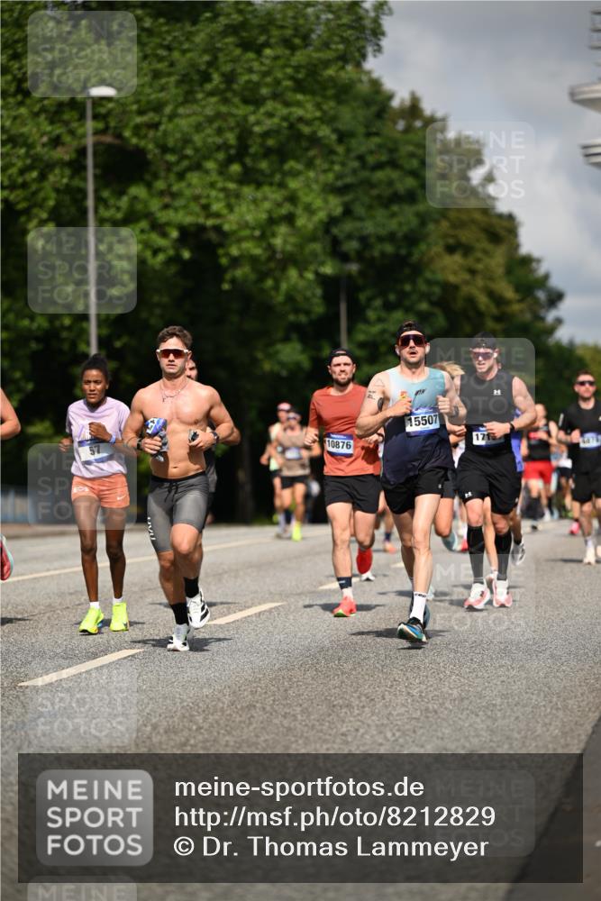 29.06.2025 - hella hamburg halbmarathon Dr. Thomas Lammeyer http://msf.ph/oto/8212829 29.06.2025 09:49:04 Kennedybrücke 57, 1686, 1707, 1894, 2689, 4129, 4463, 4679, 4749, 5187, 5550, 6358, 6878, 7186, 7481, 7880, 7965, 8062, 8190, 10017, 10484, 10876, 11120 meine-sportfotos.de
