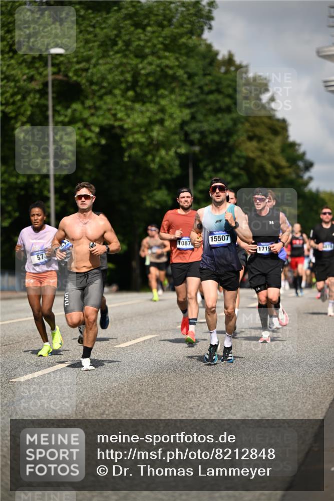 29.06.2025 - hella hamburg halbmarathon Dr. Thomas Lammeyer http://msf.ph/oto/8212848 29.06.2025 09:49:04 Kennedybrücke 57, 1686, 1707, 1894, 2689, 4129, 4463, 4679, 4749, 5187, 5550, 6358, 6878, 7186, 7481, 7880, 7965, 8062, 8190, 10017, 10484, 10876, 11120 meine-sportfotos.de