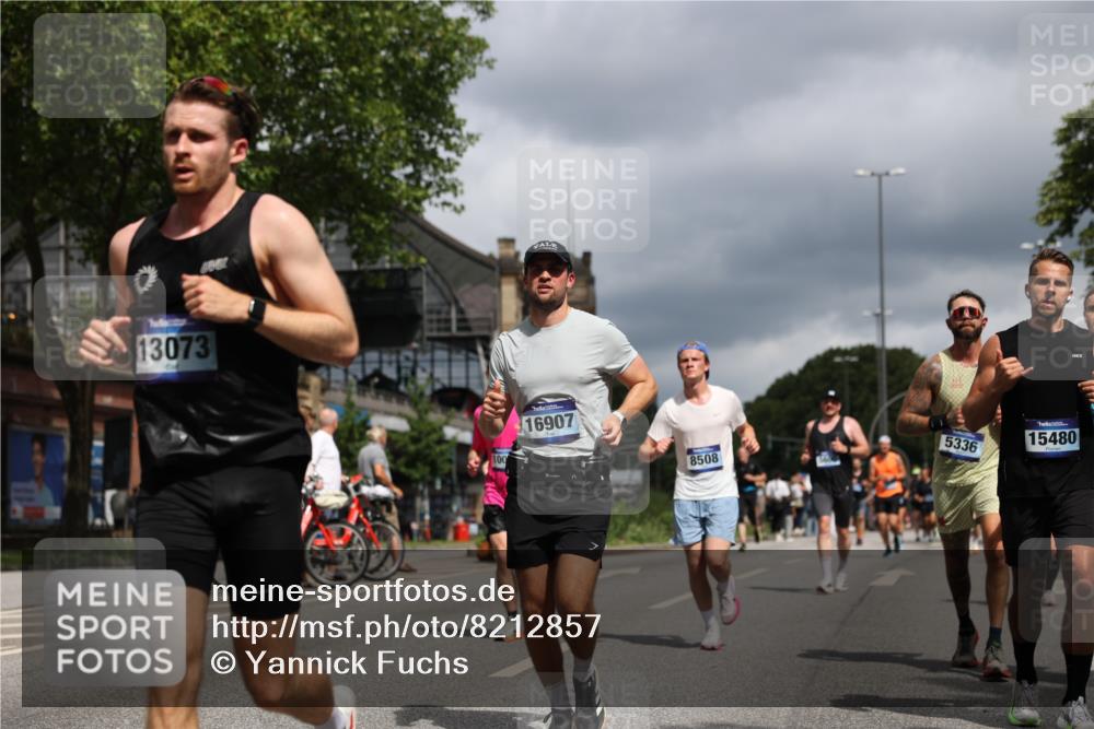 29.06.2025 - hella hamburg halbmarathon Yannick Fuchs http://msf.ph/oto/8212857 29.06.2025 10:45:23 20KM 1335, 1366, 2411, 2540, 2636, 2823, 2946, 4297, 4404, 4839, 4967, 5087, 5336, 5600, 5820, 7224, 7369, 7943, 8261, 8508, 8930, 8989, 9214, 9476, 9739, 9793, 9959, 10057, 10215, 10508, 10603, 10667, 10691, 10868, 11124, 11512, 11625, 11733, 12450, 12778, 13073, 13403, 13707, 13799, 14012, 14248, 14458, 15426, 15480, 15496, 15871, 15899, 16666, 16907, 17530, 17823, 18820, 19007, 19020, 19053 meine-sportfotos.de