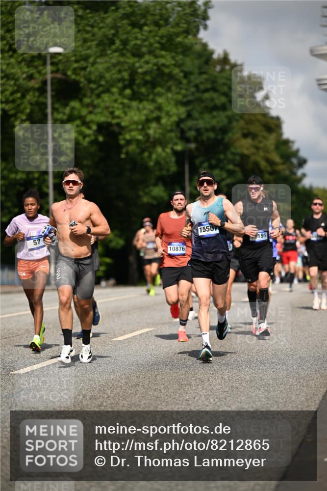 29.06.2025 - hella hamburg halbmarathon Dr. Thomas Lammeyer http://msf.ph/oto/8212865 29.06.2025 09:49:04 Kennedybrücke 57, 1686, 1707, 1894, 2689, 4129, 4463, 4679, 4749, 5187, 5550, 6358, 6878, 7186, 7481, 7880, 7965, 8062, 8190, 10017, 10484, 10876, 11120 meine-sportfotos.de