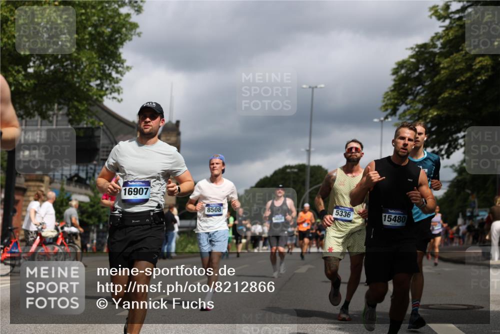 29.06.2025 - hella hamburg halbmarathon Yannick Fuchs http://msf.ph/oto/8212866 29.06.2025 10:45:24 20KM 1335, 1366, 2411, 2636, 2718, 2823, 2946, 4033, 4297, 4404, 4839, 4967, 5087, 5336, 5600, 5820, 7224, 7943, 8261, 8508, 8930, 8989, 9214, 9476, 9739, 9793, 9959, 10057, 10215, 10508, 10603, 10667, 10691, 10868, 11124, 11512, 11625, 11733, 12450, 12778, 13073, 13403, 13707, 13799, 14012, 14248, 14458, 15426, 15480, 15496, 15871, 15899, 16666, 16907, 17131, 17530, 17823, 18820, 19007, 19020, 19053 meine-sportfotos.de