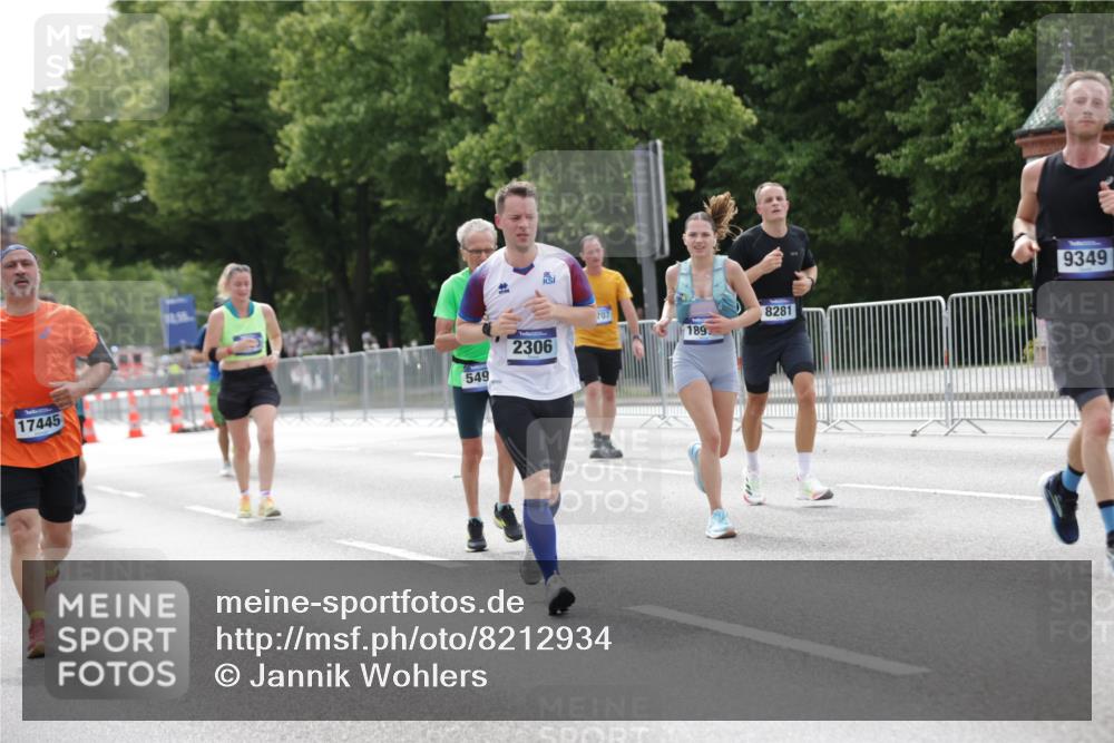 29.06.2025 - hella hamburg halbmarathon Jannik Wohlers http://msf.ph/oto/8212934 29.06.2025 10:26:40 Lombardsbrücke 1530, 1793, 1973, 2045, 2306, 4358, 5494, 5495, 5707, 6259, 6637, 7234, 7314, 8056, 8281, 9349, 10077, 10465, 11110, 13462, 14020, 14021, 15108, 16479, 17049, 17445, 18962, 18976, 18978 meine-sportfotos.de
