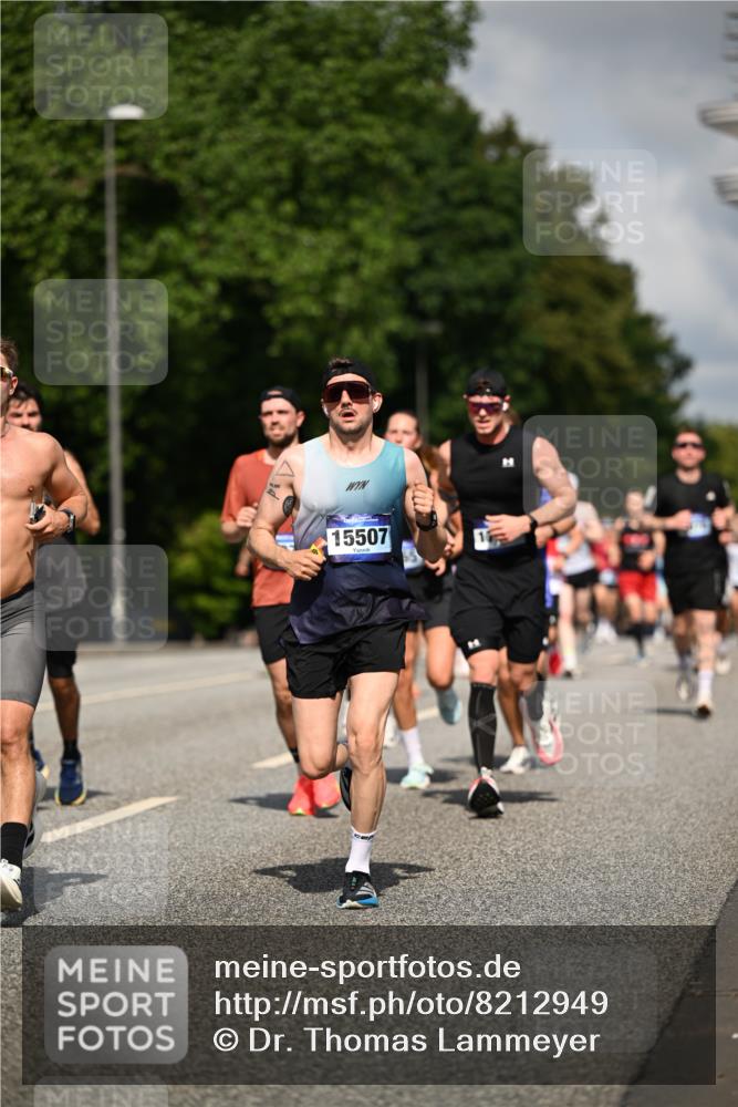 29.06.2025 - hella hamburg halbmarathon Dr. Thomas Lammeyer http://msf.ph/oto/8212949 29.06.2025 09:49:05 Kennedybrücke 57, 1686, 1707, 1894, 2689, 4129, 4463, 4749, 5187, 5550, 6878, 7186, 7880, 7965, 8062, 8190, 10484, 10876, 11120 meine-sportfotos.de