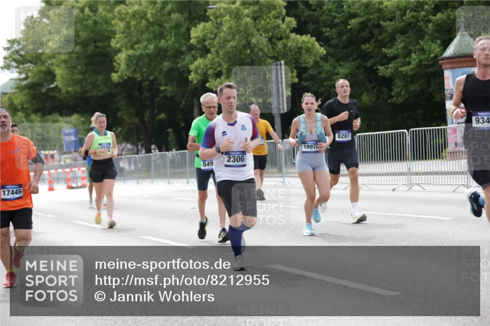 29.06.2025 - hella hamburg halbmarathon Jannik Wohlers http://msf.ph/oto/8212955 29.06.2025 10:26:40 Lombardsbrücke 1530, 1793, 1973, 2045, 2306, 4358, 5494, 5495, 5707, 6259, 6637, 7234, 7314, 8056, 8281, 9349, 10077, 10465, 11110, 13462, 14020, 14021, 15108, 16479, 17049, 17445, 18962, 18976, 18978 meine-sportfotos.de