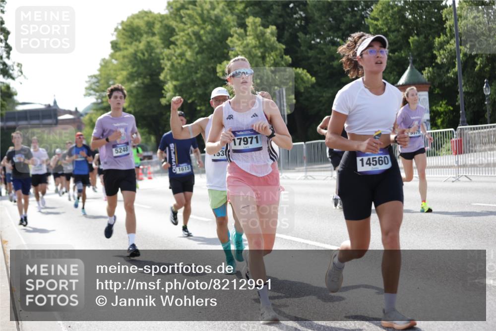29.06.2025 - hella hamburg halbmarathon Jannik Wohlers http://msf.ph/oto/8212991 29.06.2025 09:49:36 Lombardsbrücke 1615, 1675, 1800, 1975, 2415, 2949, 3431, 3530, 4318, 4528, 5248, 5409, 6123, 6682, 7495, 7796, 8629, 8925, 9294, 9711, 9979, 10680, 10894, 11765, 12327, 12839, 13141, 13457, 14077, 14204, 14560, 14691, 15013, 15255, 15351, 17125, 17177, 17214, 17215, 17971, 17973, 18149, 18173, 18276, 18412, 18464, 18529, 18734, 18979, 19090 meine-sportfotos.de