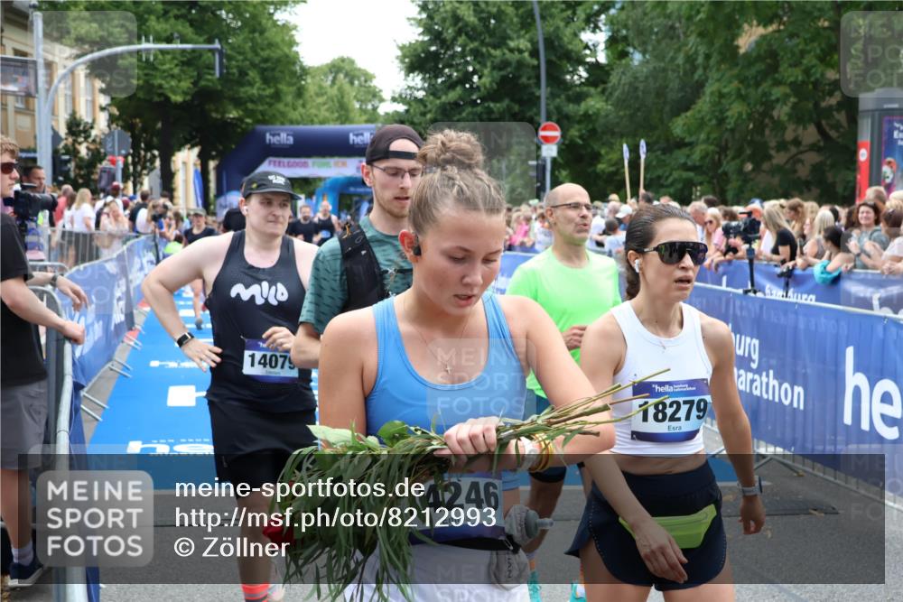29.06.2025 - hella hamburg halbmarathon Zöllner http://msf.ph/oto/8212993 29.06.2025 11:21:49 Ziel 1598, 1708, 2063, 2436, 2918, 3172, 6194, 6214, 10659, 10874, 13093, 13567, 14079 meine-sportfotos.de