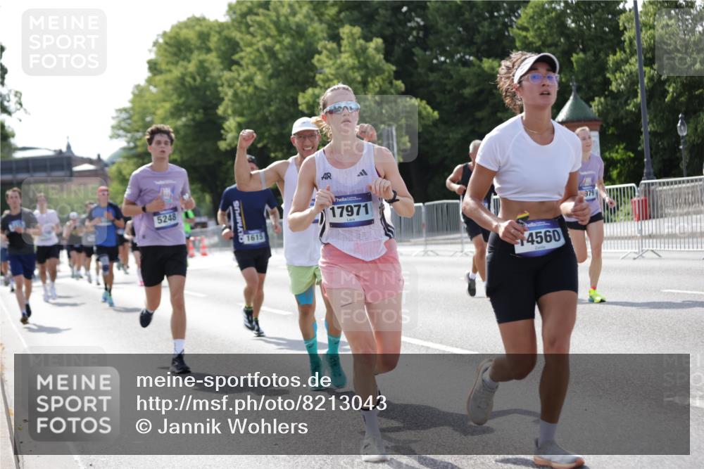 29.06.2025 - hella hamburg halbmarathon Jannik Wohlers http://msf.ph/oto/8213043 29.06.2025 09:49:36 Lombardsbrücke 1615, 1675, 1800, 1975, 2415, 2949, 3431, 3530, 4318, 4528, 5248, 5409, 6123, 6682, 7495, 7796, 8629, 8925, 9294, 9711, 9979, 10680, 10894, 11765, 12327, 12839, 13141, 13457, 14077, 14204, 14560, 14691, 15013, 15255, 15351, 17125, 17177, 17214, 17215, 17971, 17973, 18149, 18173, 18276, 18412, 18464, 18529, 18734, 18979, 19090 meine-sportfotos.de