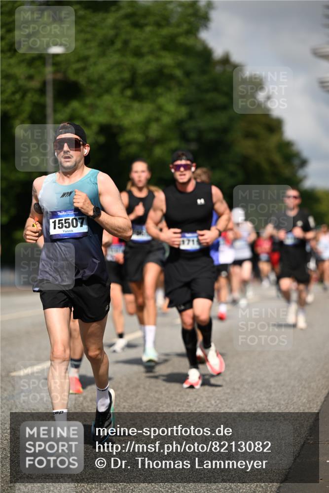 29.06.2025 - hella hamburg halbmarathon Dr. Thomas Lammeyer http://msf.ph/oto/8213082 29.06.2025 09:49:06 Kennedybrücke 57, 1686, 1707, 1894, 4129, 4463, 4749, 5187, 5550, 6878, 7055, 7186, 7880, 7965, 8062, 8190, 9345, 10484, 10876, 11120 meine-sportfotos.de