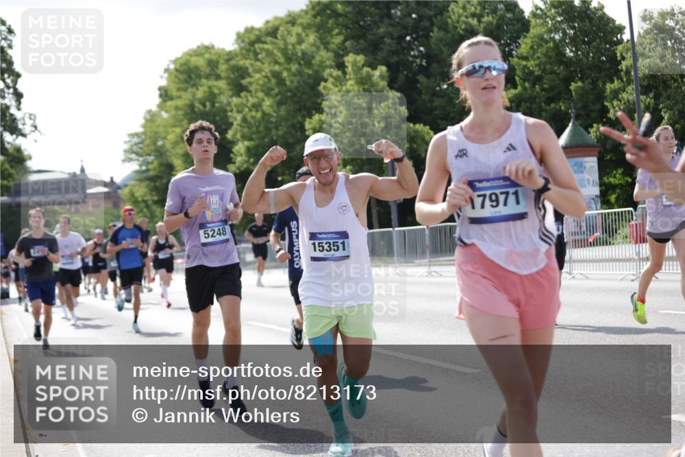 29.06.2025 - hella hamburg halbmarathon Jannik Wohlers http://msf.ph/oto/8213173 29.06.2025 09:49:36 Lombardsbrücke 1615, 1675, 1800, 1975, 2415, 2949, 3431, 3530, 4318, 4528, 5248, 5409, 6123, 6682, 7495, 7796, 8629, 8925, 9294, 9711, 9979, 10680, 10894, 11765, 12327, 12839, 13141, 13457, 14077, 14204, 14560, 14691, 15013, 15255, 15351, 17125, 17177, 17214, 17215, 17971, 17973, 18149, 18173, 18276, 18412, 18464, 18529, 18734, 18979, 19090 meine-sportfotos.de