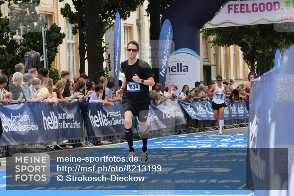 29.06.2025 - hella hamburg halbmarathon Strokosch-Dieckow http://msf.ph/oto/8213199 29.06.2025 10:23:38 Ziel 5301, 7834, 9151, 16169 meine-sportfotos.de