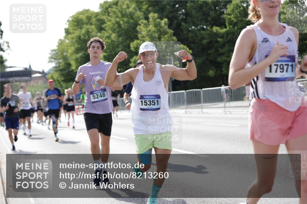 29.06.2025 - hella hamburg halbmarathon Jannik Wohlers http://msf.ph/oto/8213260 29.06.2025 09:49:37 Lombardsbrücke 1615, 1675, 1800, 1975, 2415, 2949, 3431, 3530, 4318, 4528, 5248, 5409, 6123, 6682, 7495, 7796, 8629, 8925, 9294, 9711, 9979, 10680, 10894, 11765, 12327, 12554, 12839, 13141, 13457, 14077, 14560, 14691, 15255, 15351, 15521, 17125, 17177, 17214, 17215, 17971, 17973, 18149, 18173, 18276, 18412, 18464, 18529, 18734, 18979, 19090 meine-sportfotos.de