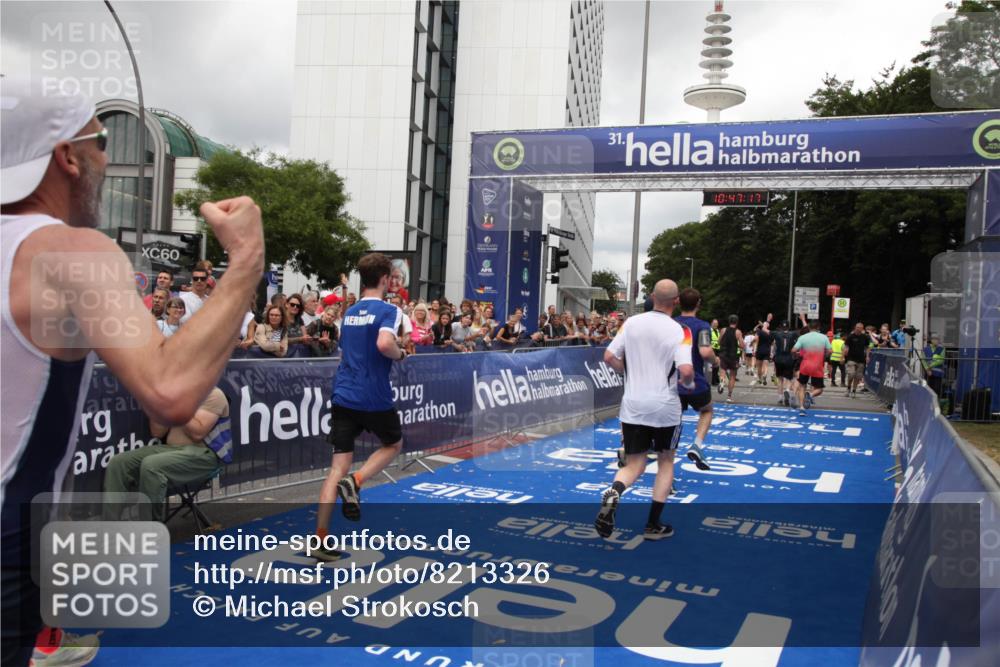 29.06.2025 - hella hamburg halbmarathon Michael Strokosch http://msf.ph/oto/8213326 29.06.2025 10:47:16 Ziel 2623, 4093, 6134, 6373, 6716, 7480, 7908, 10208, 10211, 12579, 13007, 13672, 15684, 17718, 17915, 18856 meine-sportfotos.de