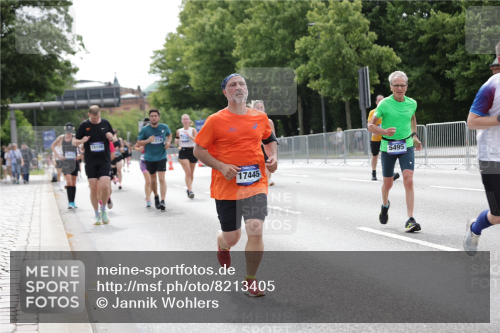 29.06.2025 - hella hamburg halbmarathon Jannik Wohlers http://msf.ph/oto/8213405 29.06.2025 10:26:42 Lombardsbrücke 1530, 1793, 2045, 2306, 2775, 4358, 5494, 5495, 5707, 6259, 6637, 7234, 7314, 8056, 8281, 9349, 10077, 10465, 11110, 13462, 14020, 14021, 15108, 15641, 16479, 17049, 17445, 18976, 18978 meine-sportfotos.de