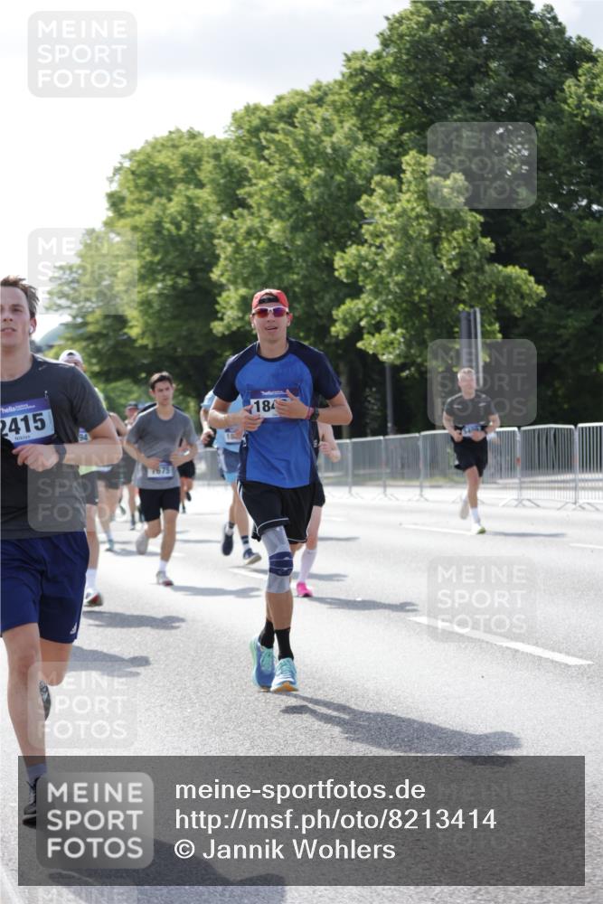 29.06.2025 - hella hamburg halbmarathon Jannik Wohlers http://msf.ph/oto/8213414 29.06.2025 09:49:39 Lombardsbrücke 1615, 1675, 1800, 1803, 2415, 3431, 3530, 4318, 4528, 5248, 5409, 6123, 6682, 6704, 7495, 7774, 7796, 8629, 8925, 9294, 9711, 9979, 10894, 12327, 12540, 12554, 13457, 14077, 14560, 14691, 15336, 15351, 15435, 15521, 17125, 17177, 17214, 17215, 17620, 17971, 17973, 18149, 18173, 18276, 18412, 18464, 18529, 18734, 18979, 19090 meine-sportfotos.de