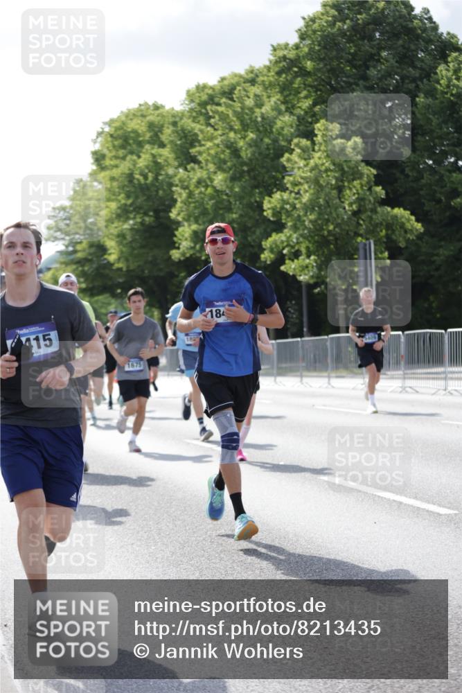 29.06.2025 - hella hamburg halbmarathon Jannik Wohlers http://msf.ph/oto/8213435 29.06.2025 09:49:39 Lombardsbrücke 1615, 1675, 1800, 1803, 2415, 3431, 3530, 4318, 4528, 5248, 5409, 6123, 6682, 6704, 7495, 7774, 7796, 8629, 8925, 9294, 9711, 9979, 10894, 12327, 12540, 12554, 13457, 14077, 14560, 14691, 15336, 15351, 15435, 15521, 17125, 17177, 17214, 17215, 17620, 17971, 17973, 18149, 18173, 18276, 18412, 18464, 18529, 18734, 18979, 19090 meine-sportfotos.de
