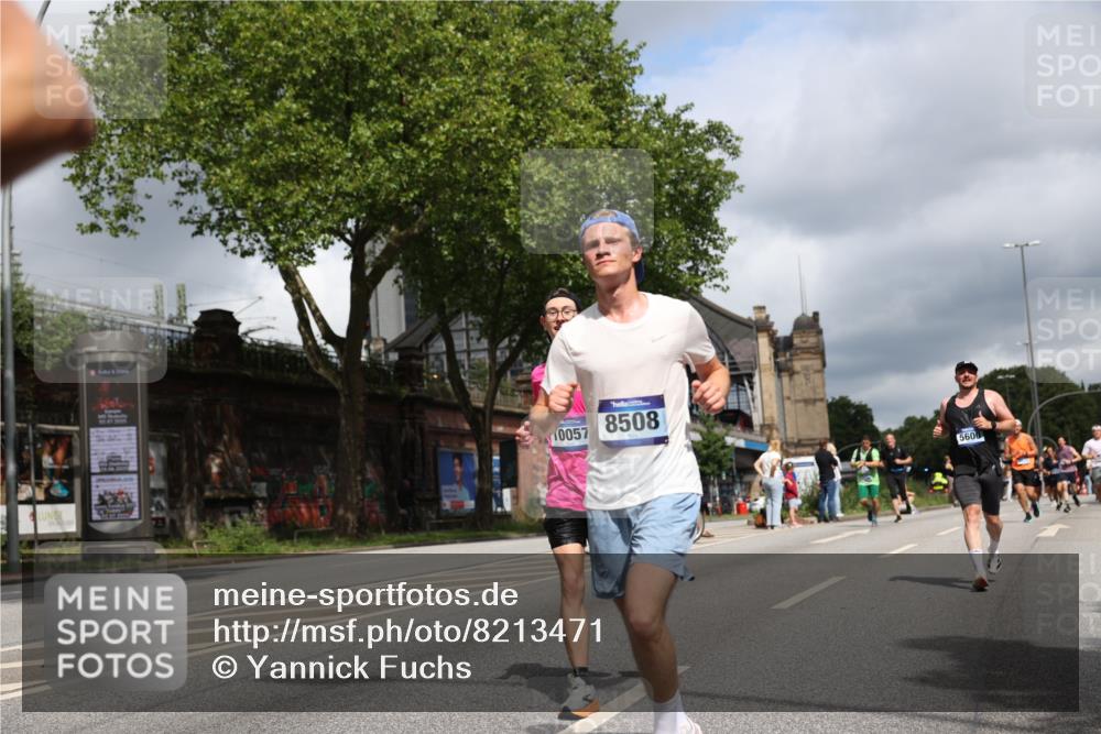 29.06.2025 - hella hamburg halbmarathon Yannick Fuchs http://msf.ph/oto/8213471 29.06.2025 10:45:26 20KM 1335, 1366, 2411, 2636, 2718, 2823, 2946, 4033, 4297, 4404, 4839, 4967, 5087, 5336, 5600, 5820, 7224, 7943, 8508, 8930, 8989, 9214, 9476, 9739, 9793, 9959, 10057, 10215, 10508, 10603, 10667, 10691, 10868, 11124, 11512, 11625, 11733, 12450, 13073, 13403, 13707, 13799, 14012, 14248, 14458, 14994, 15426, 15480, 15496, 15871, 15899, 16666, 16907, 17131, 17530, 17823, 18820, 19007, 19020, 19053 meine-sportfotos.de