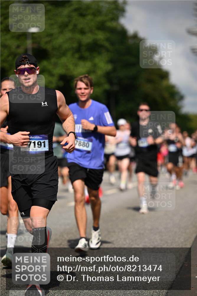 29.06.2025 - hella hamburg halbmarathon Dr. Thomas Lammeyer http://msf.ph/oto/8213474 29.06.2025 09:49:08 Kennedybrücke 57, 1686, 1707, 1894, 4129, 4463, 5187, 5550, 6878, 7055, 7186, 7880, 7965, 8062, 8190, 9345, 10484, 10876, 11120 meine-sportfotos.de
