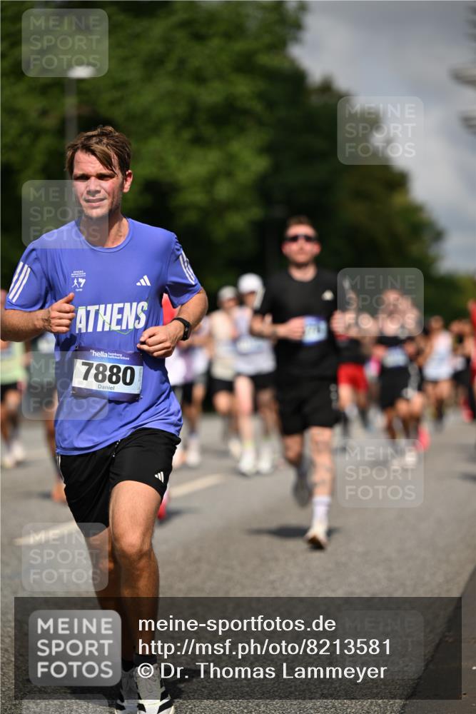 29.06.2025 - hella hamburg halbmarathon Dr. Thomas Lammeyer http://msf.ph/oto/8213581 29.06.2025 09:49:09 Kennedybrücke 57, 1686, 1707, 1894, 4463, 5187, 5550, 6878, 7055, 7186, 7880, 7965, 8062, 8190, 9345, 10484, 10876, 11120 meine-sportfotos.de