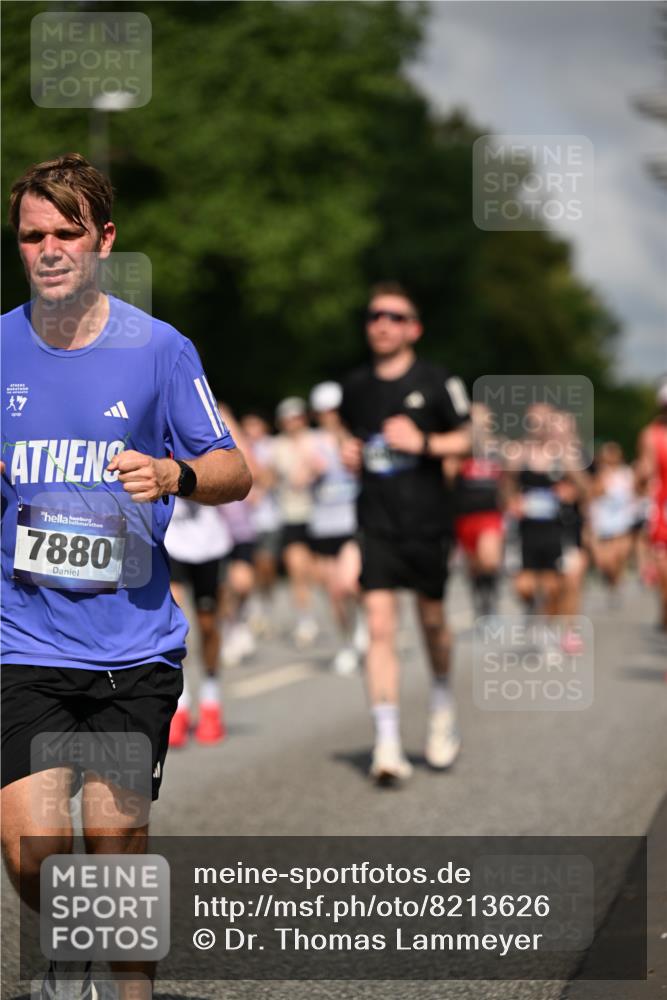 29.06.2025 - hella hamburg halbmarathon Dr. Thomas Lammeyer http://msf.ph/oto/8213626 29.06.2025 09:49:09 Kennedybrücke 57, 1686, 1707, 1894, 4463, 5187, 5550, 6878, 7055, 7186, 7880, 7965, 8062, 8190, 9345, 10484, 10876, 11120 meine-sportfotos.de