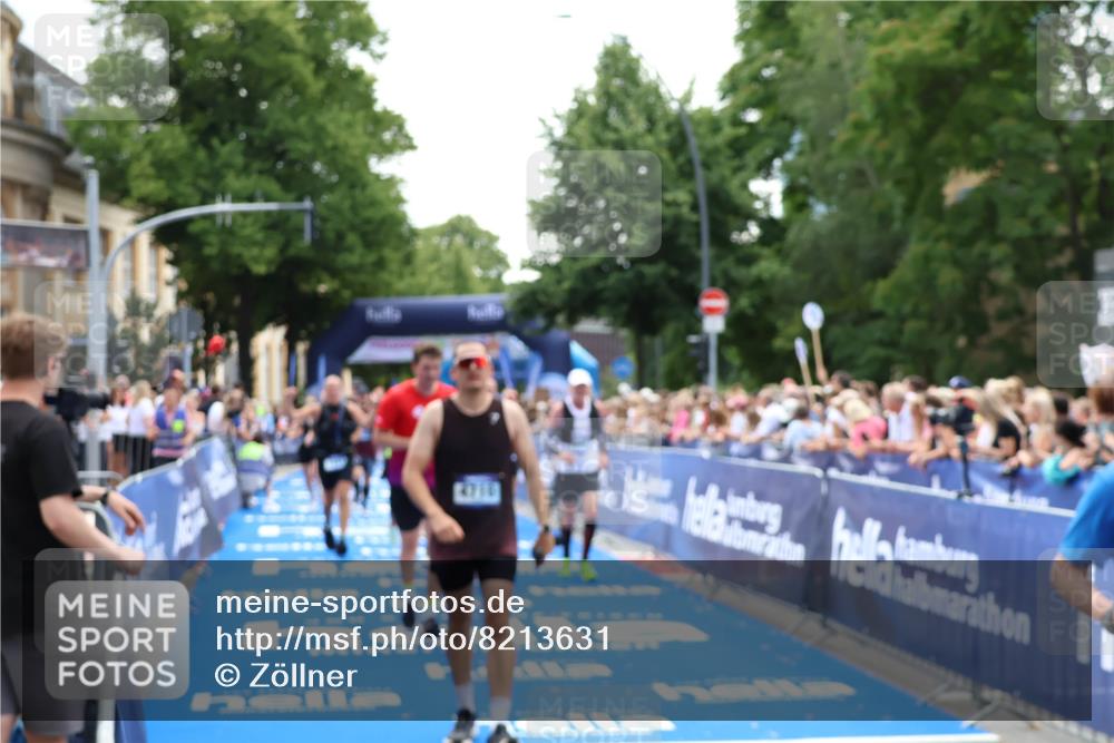 29.06.2025 - hella hamburg halbmarathon Zöllner http://msf.ph/oto/8213631 29.06.2025 11:22:14 Ziel 1483, 1513, 3179, 4710, 8095, 9369, 10174, 10622, 10808, 12859, 13573, 15423, 15436, 16190, 18245, 18256 meine-sportfotos.de