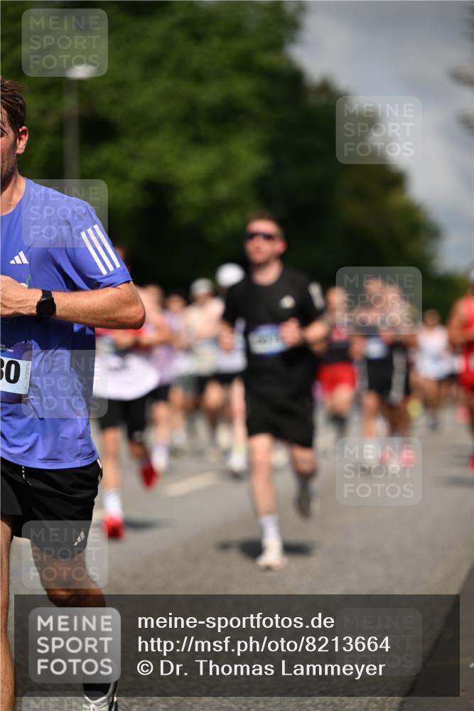 29.06.2025 - hella hamburg halbmarathon Dr. Thomas Lammeyer http://msf.ph/oto/8213664 29.06.2025 09:49:09 Kennedybrücke 57, 1686, 1707, 1894, 4463, 5187, 5550, 6878, 7055, 7186, 7880, 7965, 8062, 8190, 9345, 10484, 10876, 11120 meine-sportfotos.de