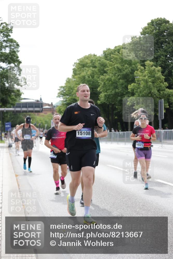 29.06.2025 - hella hamburg halbmarathon Jannik Wohlers http://msf.ph/oto/8213667 29.06.2025 10:26:46 Lombardsbrücke 1530, 1793, 2306, 2775, 4358, 5494, 5495, 5707, 6259, 6637, 7234, 7314, 7944, 8056, 8281, 9349, 10077, 10465, 11110, 11766, 13462, 14020, 14021, 15108, 15641, 17049, 17445, 18976 meine-sportfotos.de