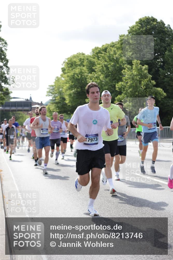 29.06.2025 - hella hamburg halbmarathon Jannik Wohlers http://msf.ph/oto/8213746 29.06.2025 09:49:41 Lombardsbrücke 1615, 1675, 1800, 1803, 2415, 3332, 3530, 4528, 5248, 5409, 6123, 6682, 6704, 7495, 7774, 8629, 8925, 9294, 9302, 9711, 9979, 10894, 12327, 12540, 12554, 12895, 13457, 14560, 14691, 15225, 15336, 15351, 15435, 15521, 16648, 17125, 17177, 17214, 17215, 17620, 17971, 17973, 18149, 18173, 18275, 18276, 18412, 18464, 18529, 18734, 19090 meine-sportfotos.de